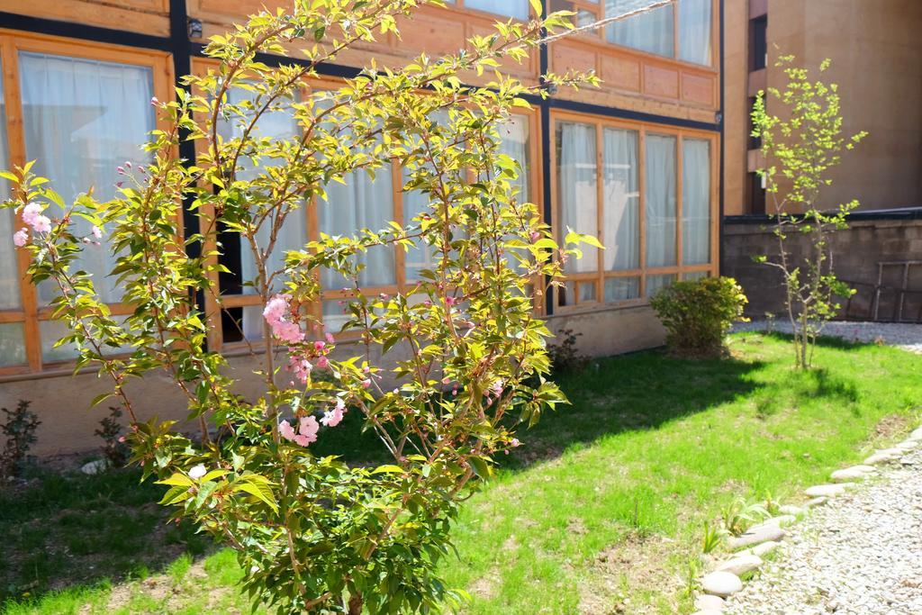 Апартаменты Huksum House Deqen Экстерьер фото